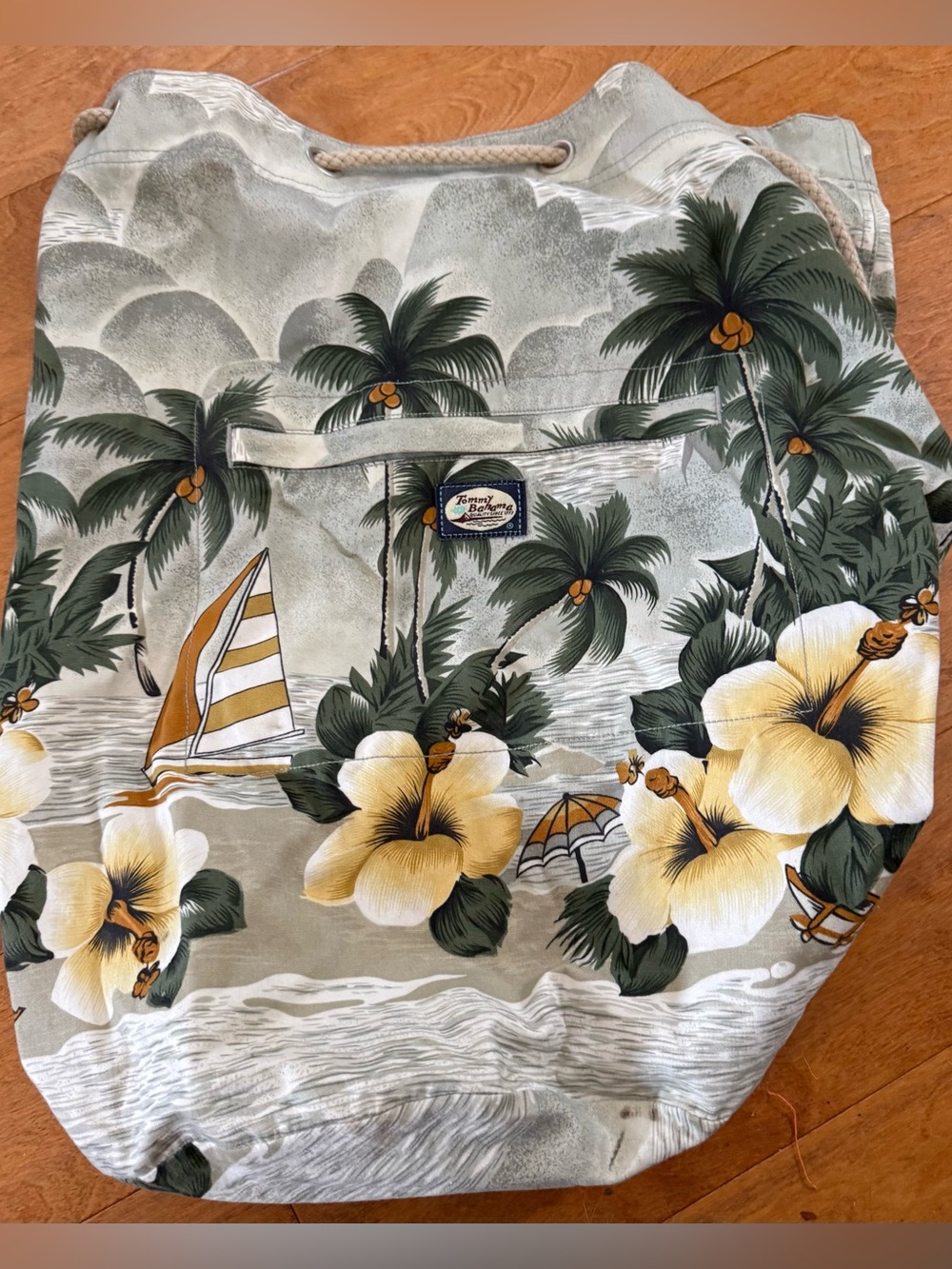 🌴Tommy Bahama🌴 Tropical Hibiscus Beach bag drawstring duffle.